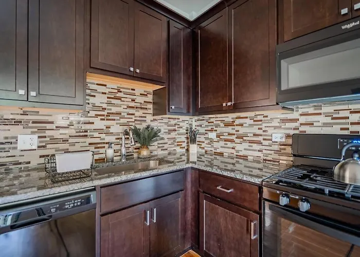 Lively 3br In - Milwaukee N3 * Chicago